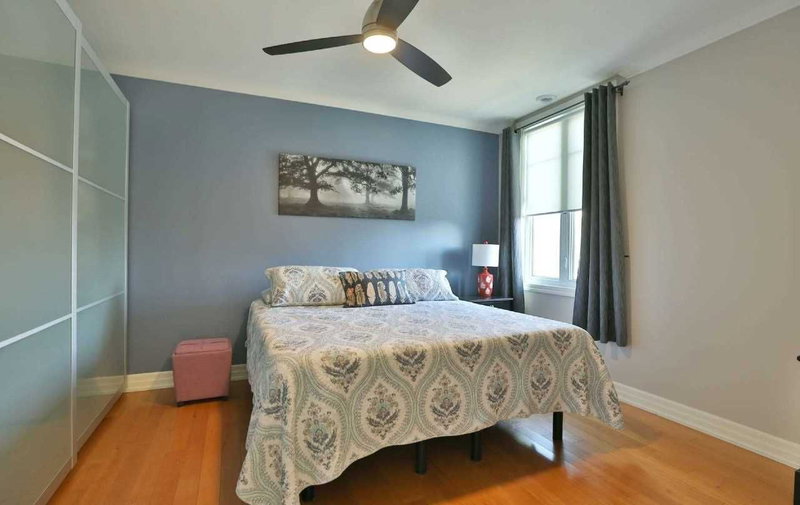 305 - 459 Kerr St, Oakville, L6K3C2 | Image 3