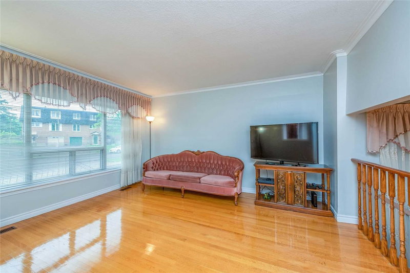 39 Waterbury Dr, Toronto, M9R3Y1 | Image 3