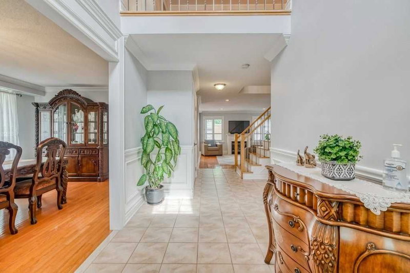 93 Woodvalley Dr, Brampton, L7A2G1 | Image 3