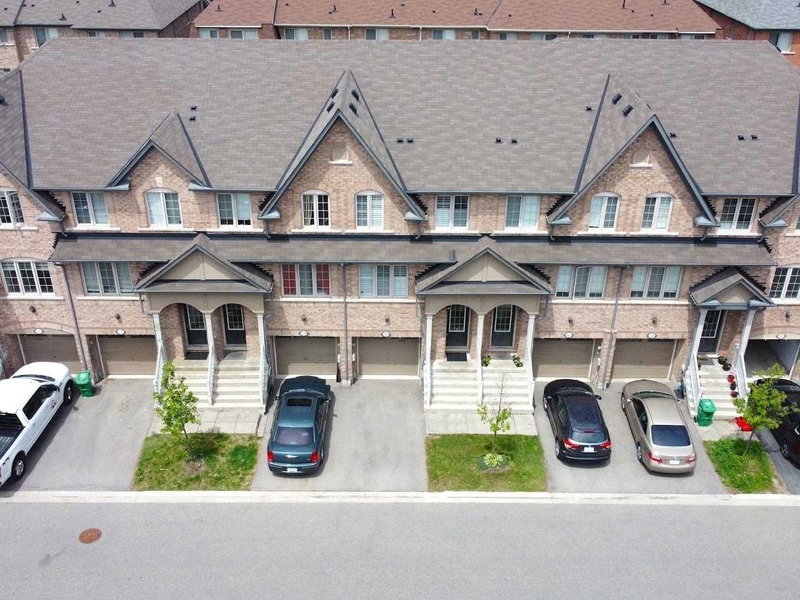 1321 Granrock Cres, Mississauga, L5V0E1 | Image 2