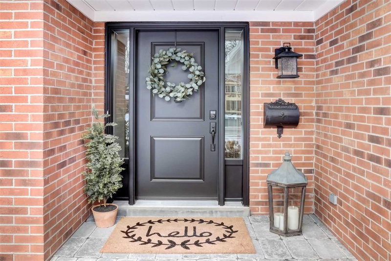 1841 Sherwood Forrest Circ, Mississauga, L5K 2G6 | Image 2