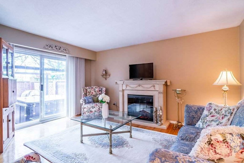 619 Timber Lane, Burlington, L7L 4B1 | Image 3