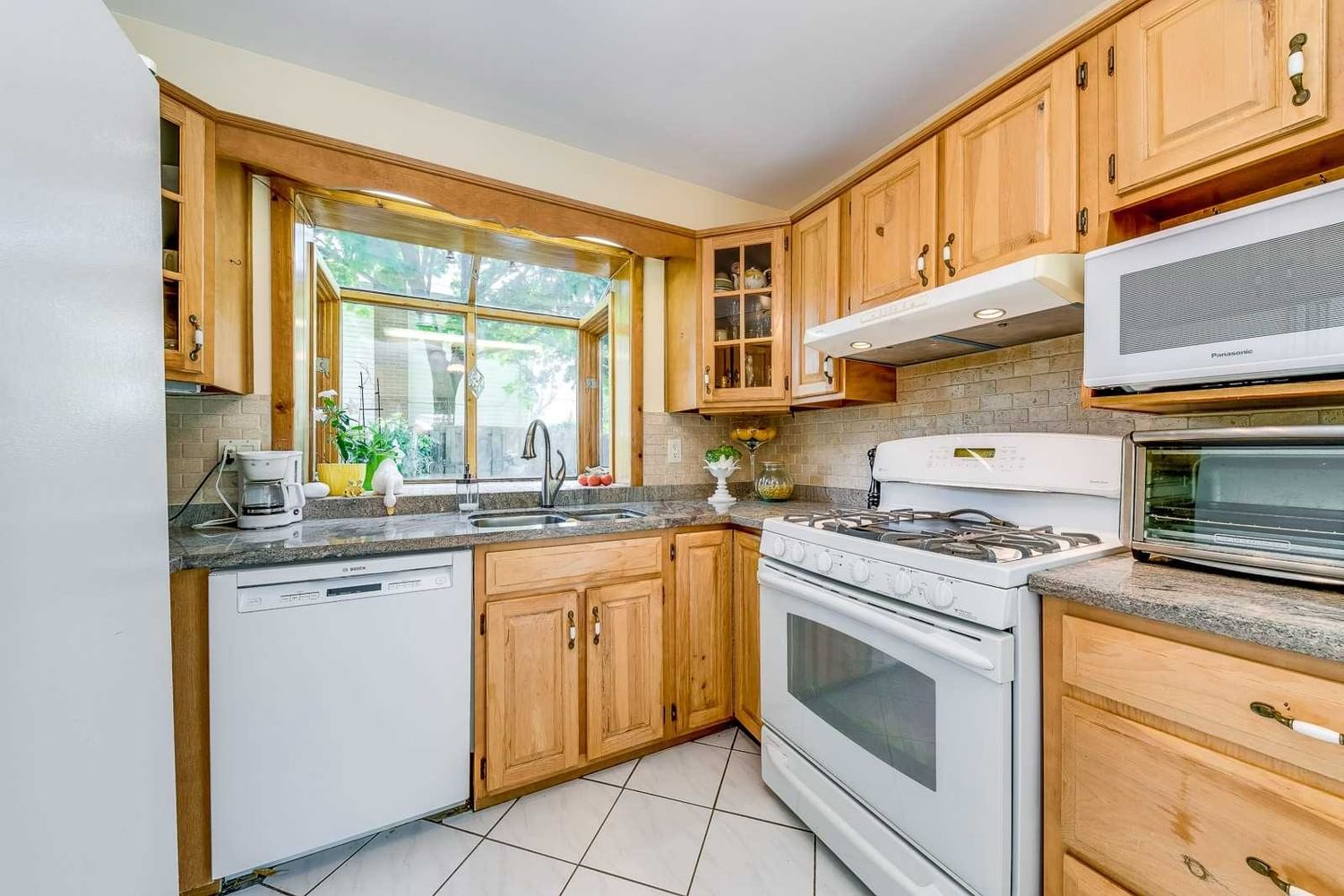 Listing Image 12