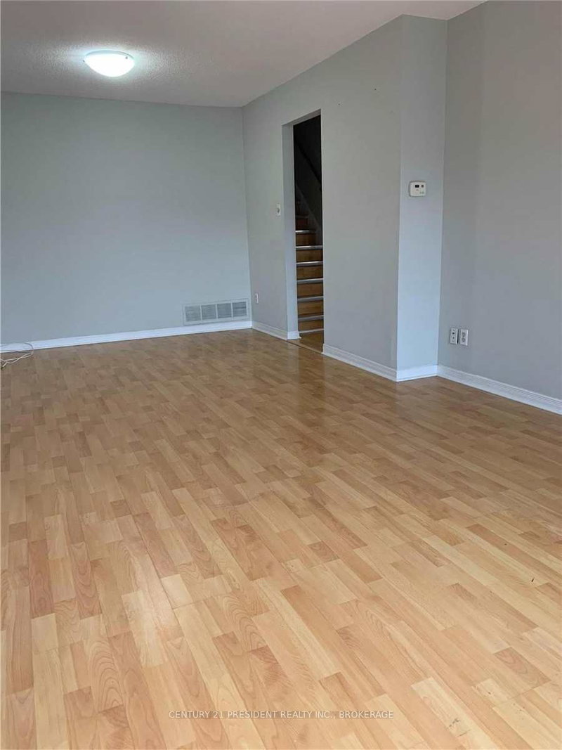 Upper - 93 Ashford Crt, Brampton, L6V 3E2 | Image 2