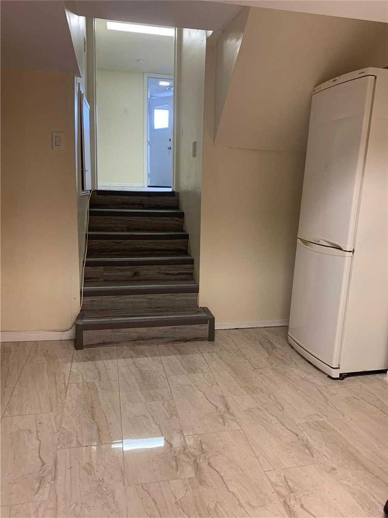 Bsmt - 93 Ashford Crt, Brampton, L6V3E2 | Image 3