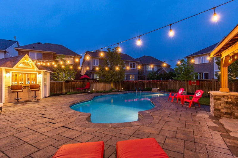 265 Goutouski Cres, Milton, L9T7B4 | Image 3