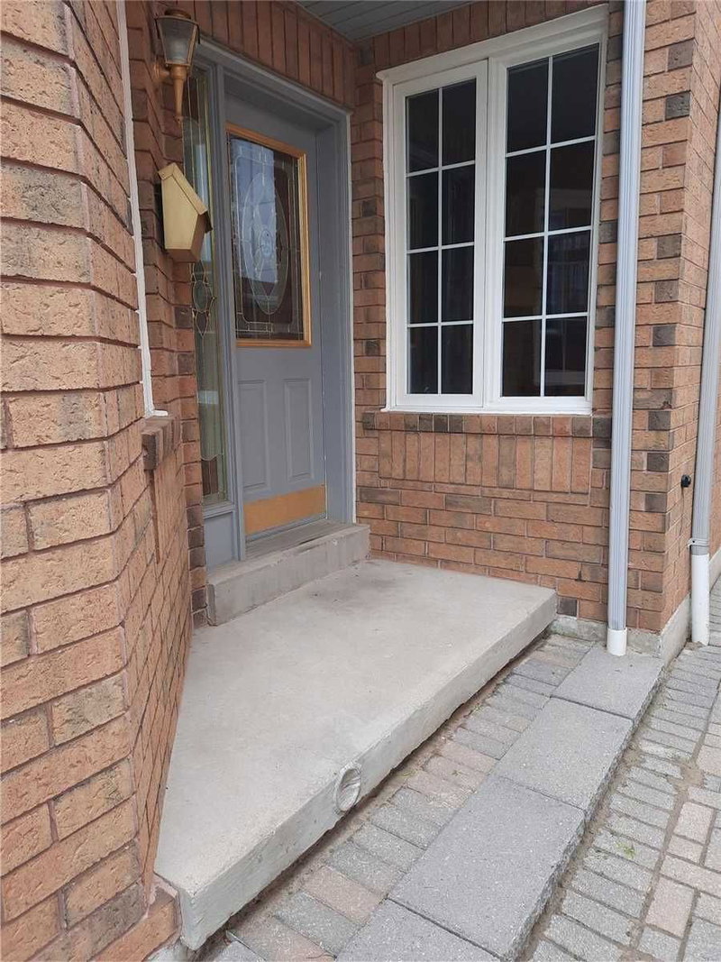 7 Curry Cres, Halton Hills, L7G5L4 | Image 2