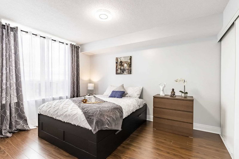 515 - 55 Strathaven Dr, Mississauga, L5R4G9 | Image 2