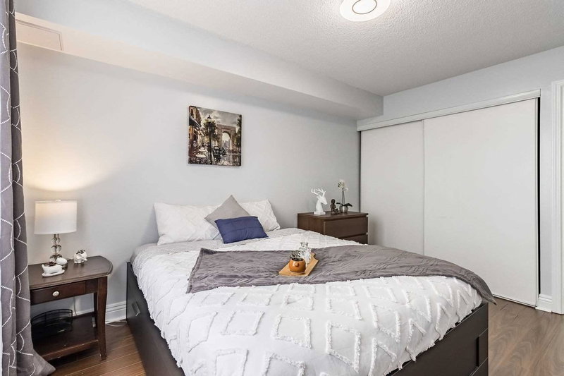 515 - 55 Strathaven Dr, Mississauga, L5R4G9 | Image 3