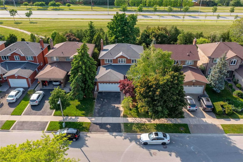 1531 Stoneybrook Tr, Oakville, L6M2R4 | Image 3