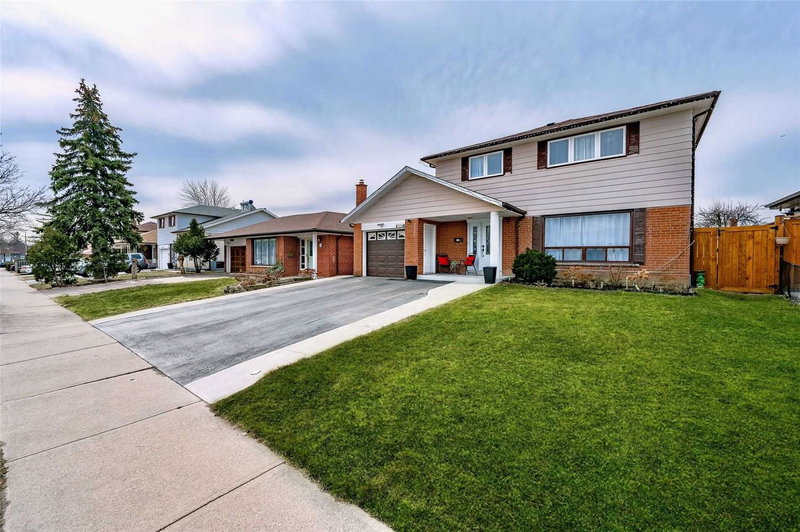 7258 Vernor Dr, Mississauga, L4T2P4 | Image 3