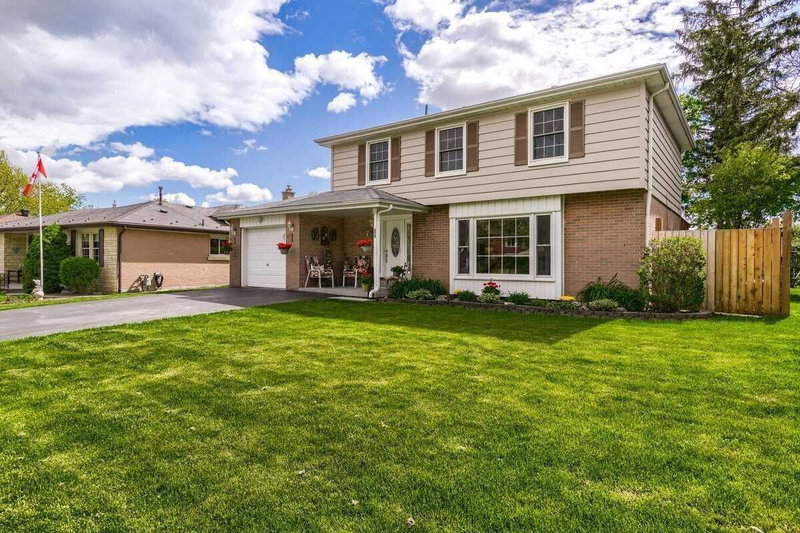 11 Crawley Dr, Brampton, L6T2R6 | Image 2