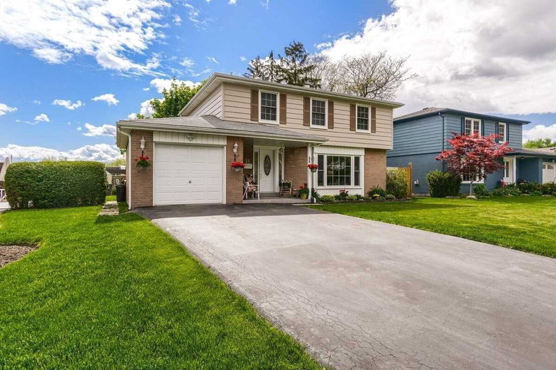 11 Crawley Dr, Brampton, L6T2R6 | Image 3