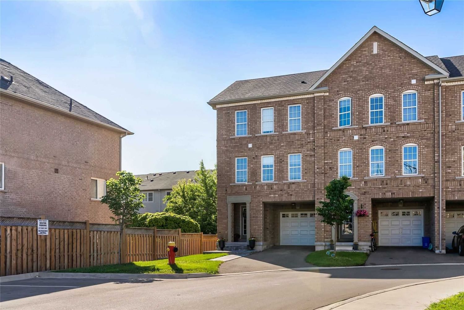 Townhouse sold at 99-2280 Baronwood Drive, Oakville, West Oak Trails, L6M0K4 - MLS: W5652231