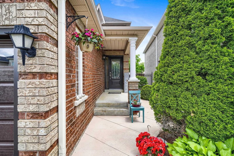 57 Humbershed Cres, Caledon, L7E2X4 | Image 2