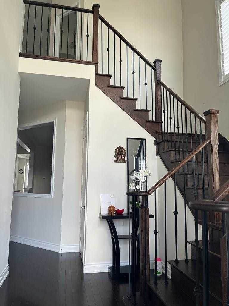 16 Monarch Dr, Halton Hills, L7G 0M6 | Image 3