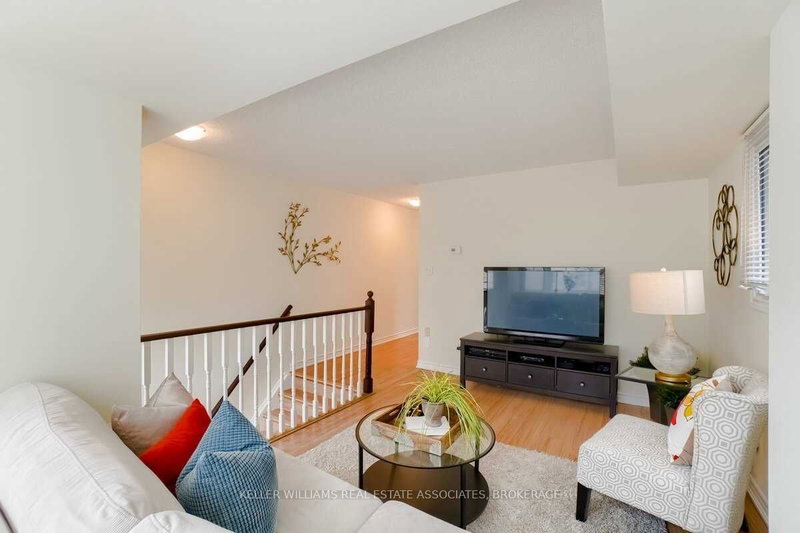 25 - 840 Dundas St W, Mississauga, L5C 1C2 | Image 3