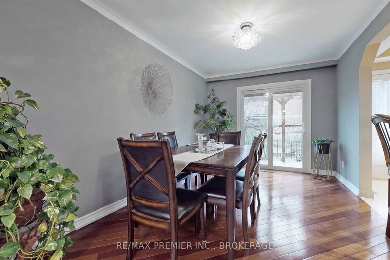 9 Tilden Cres, Toronto, M9P 1V6 | Image 3