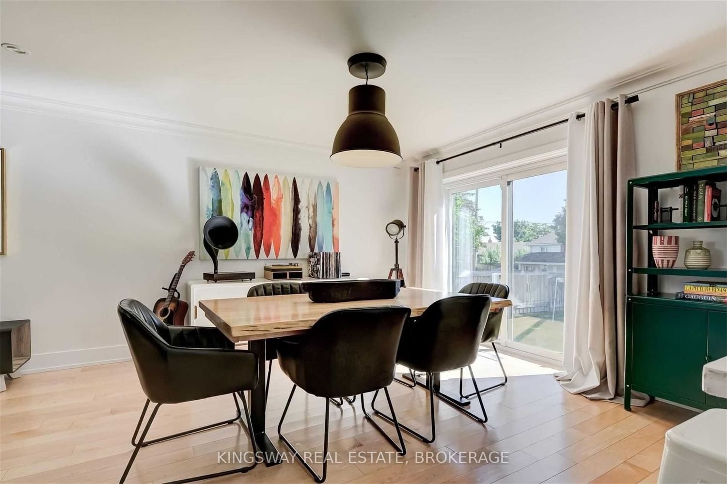 Listing Image 7