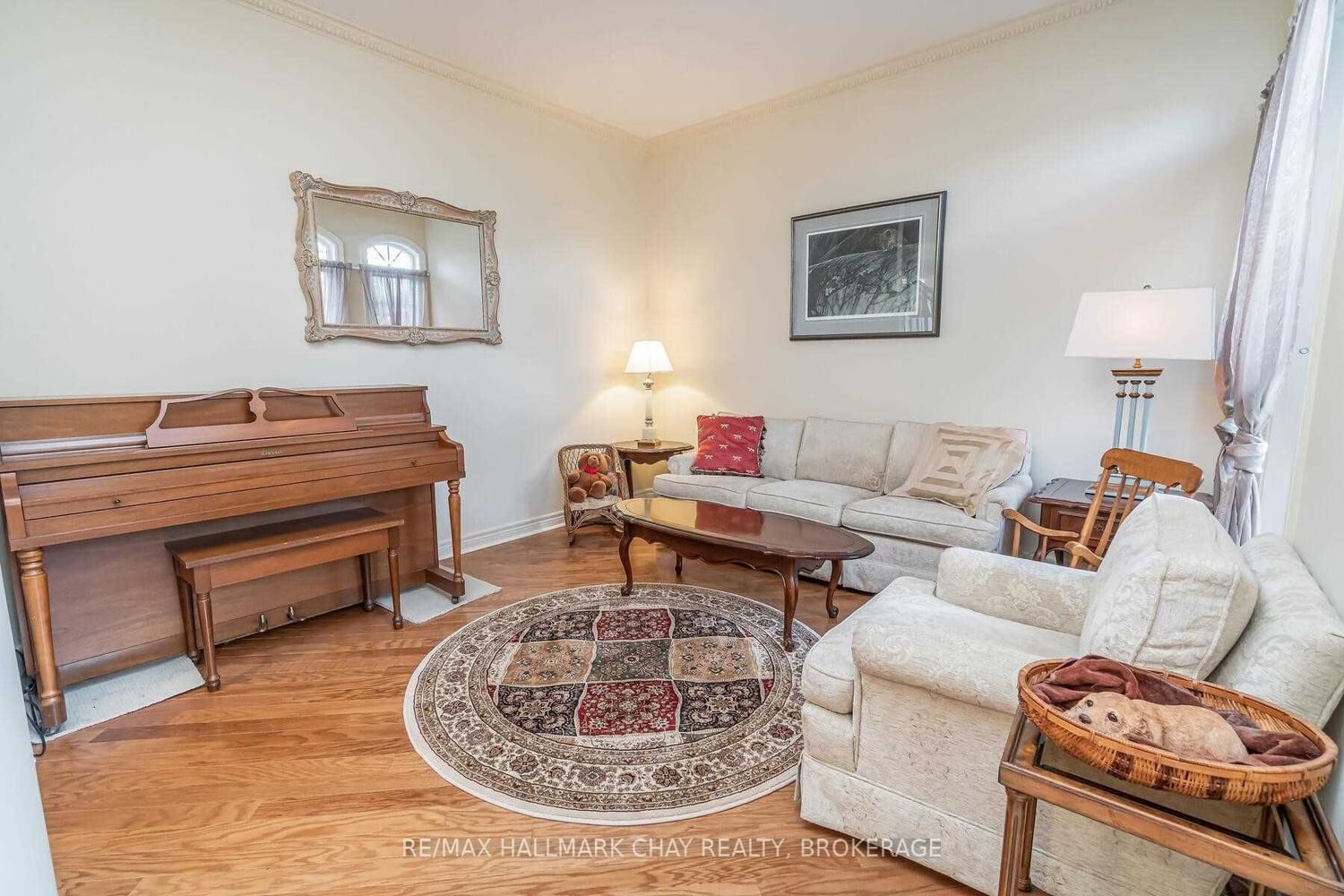 Listing Image 7