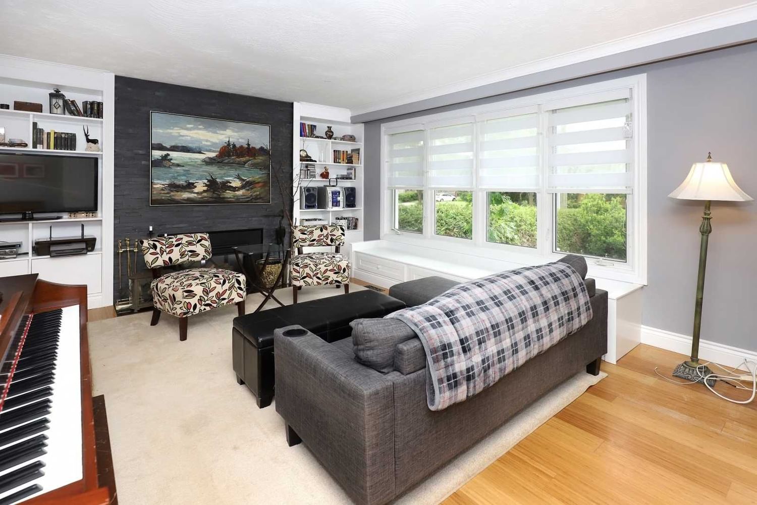 Listing Image 7