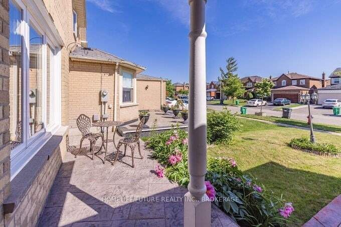 Listing Image 4