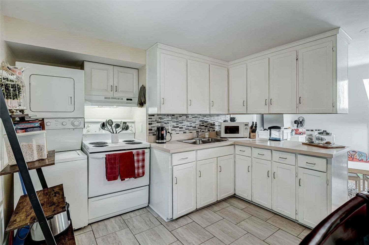 Listing Image 7