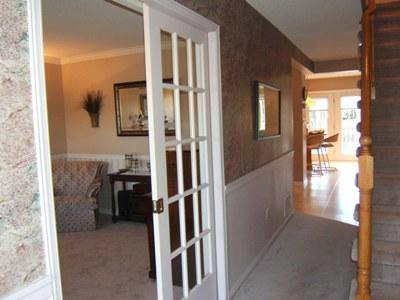 18 Cotswold Crt, Halton Hills, L7G5E5 | Image 2