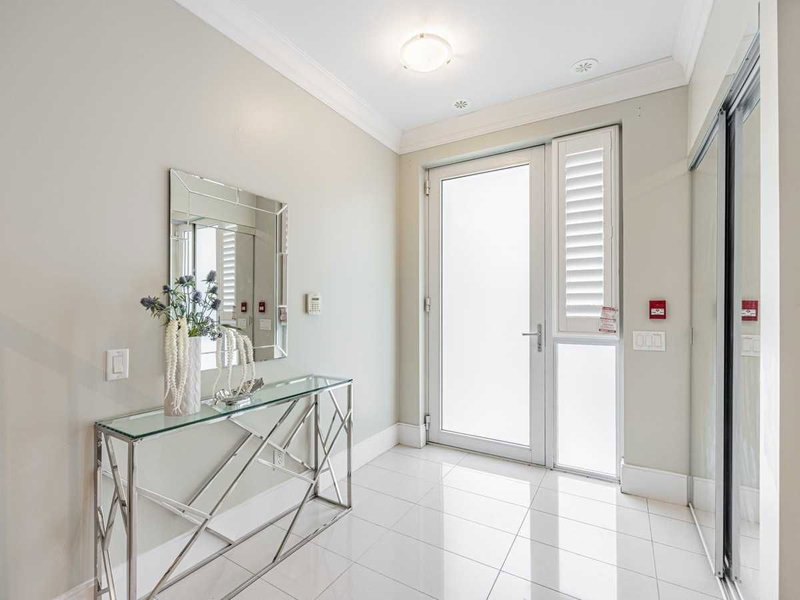 Th4 - 15 Viking Lane, Toronto, M9B 0A4 | Image 3