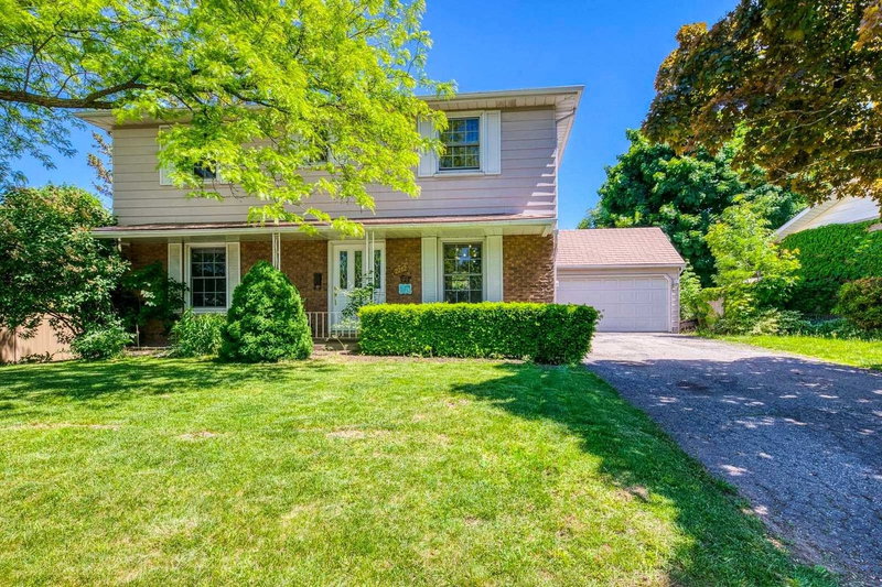 2212 Urwin Cres, Oakville, L6L2T2 | Image 2