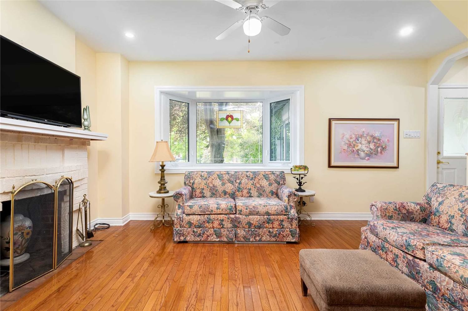 Listing Image 7