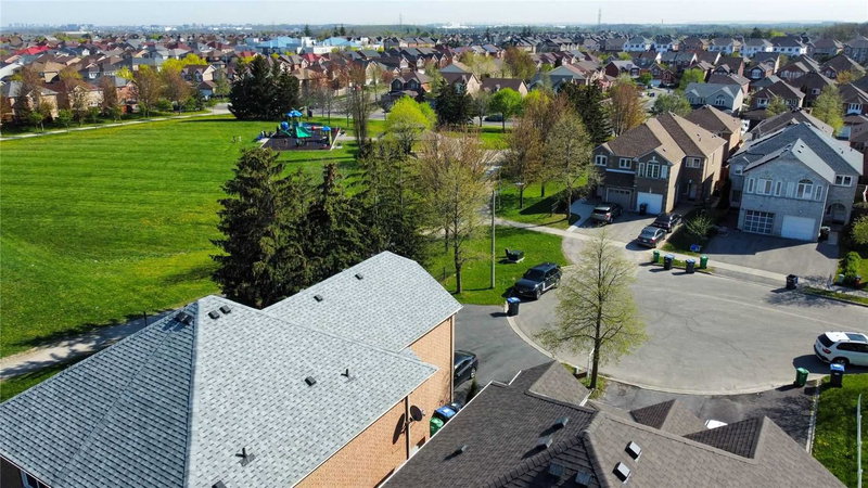 38 Kitto Crt, Brampton, L6Y 5B1 | Image 3