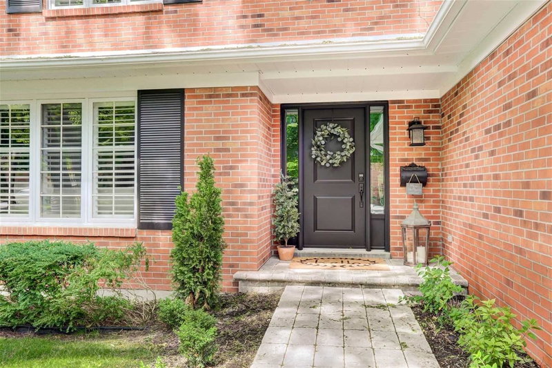 1841 Sherwood Forrest Circ, Mississauga, L5K 2G6 | Image 2