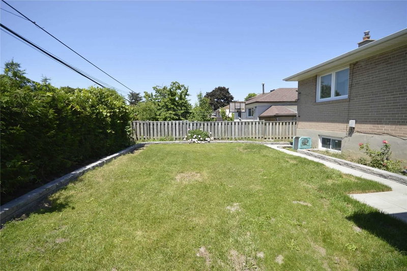 84 Kearney Dr, Toronto, M9W5J8 | Image 2