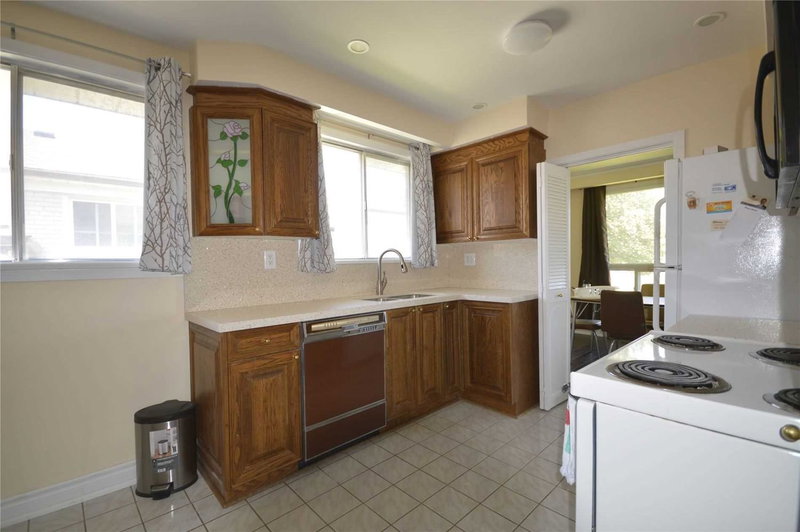 84 Kearney Dr, Toronto, M9W5J8 | Image 3