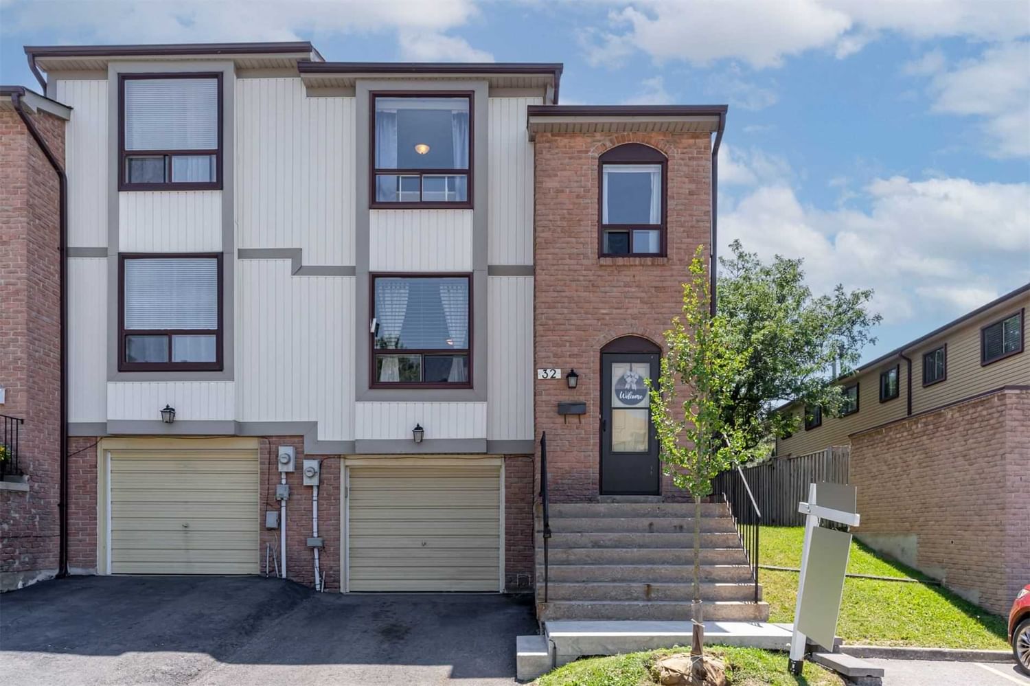 Townhouse sold at 32 Mcmullen Crescent, Brampton, Central Park, L6S3M2 - MLS: W5672480