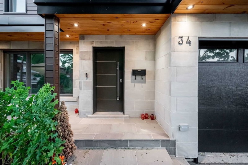 34 Rufford Rd, Toronto, M8W4V6 | Image 2