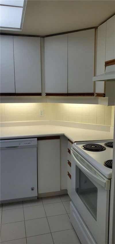 Unit 610 — 6 Humberline Dr, Toronto - West Humber-Clairville image-0-2
