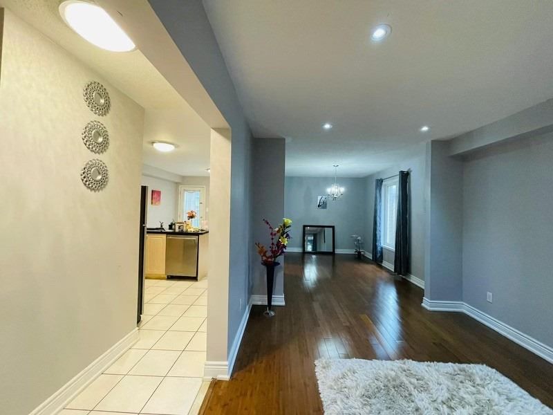 27 Feathertop Lane, Brampton, L6R1W9 | Image 3