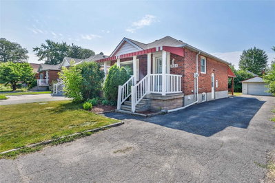 Detached House sold at 1925 Lawrence Avenue, Toronto, Ontario, M9N1G8 - Weston - MLS: W5682444