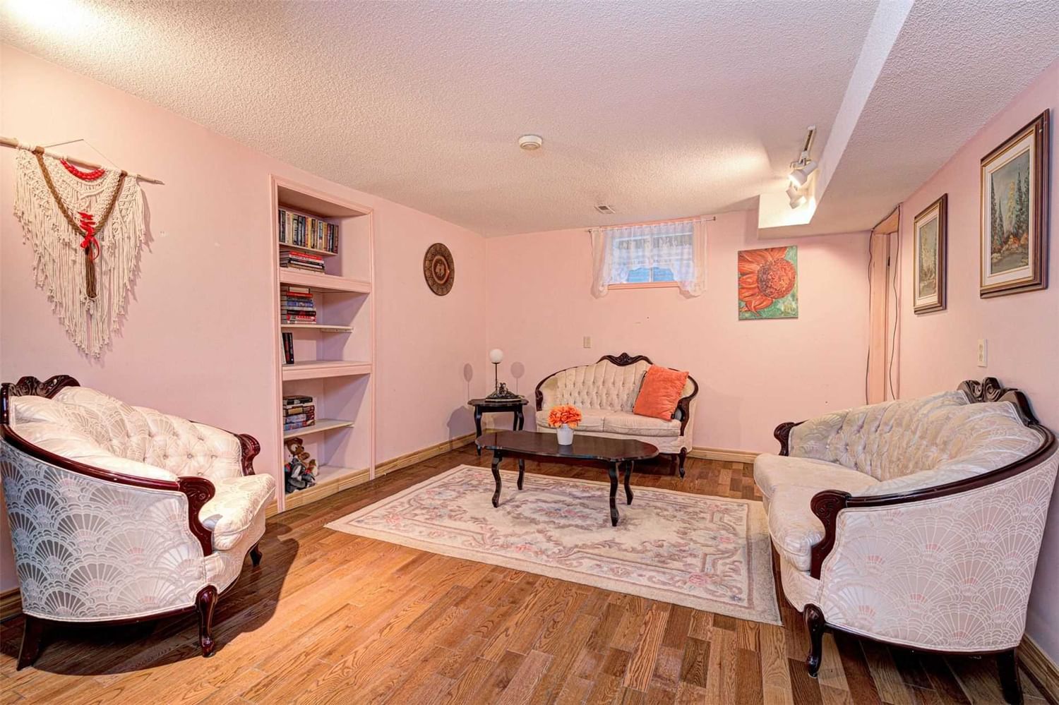 Listing Image 19
