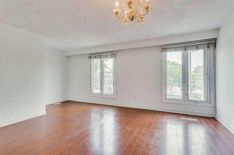 675 The Queensway, Toronto, M8Y 1K8 | Image 3