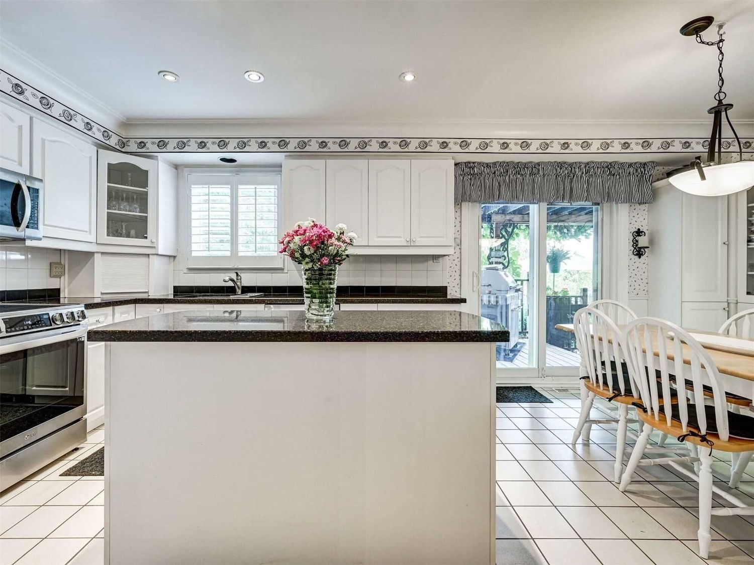 Listing Image 11