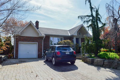 Detached House leased at Main Fl-11 Duval Drive, Toronto, Ontario, M6L2J9 - Maple Leaf - MLS: W5685753