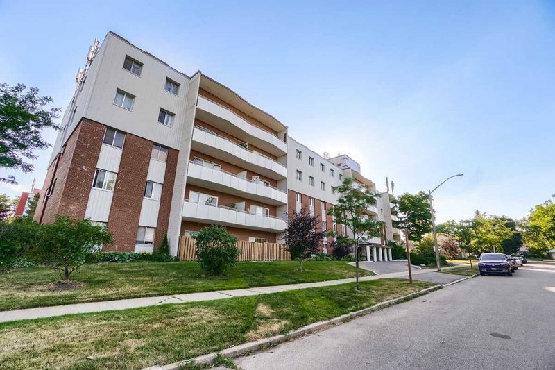 201 - 2485 Woking Cres, Mississauga, L5K1Z6 | Image 2