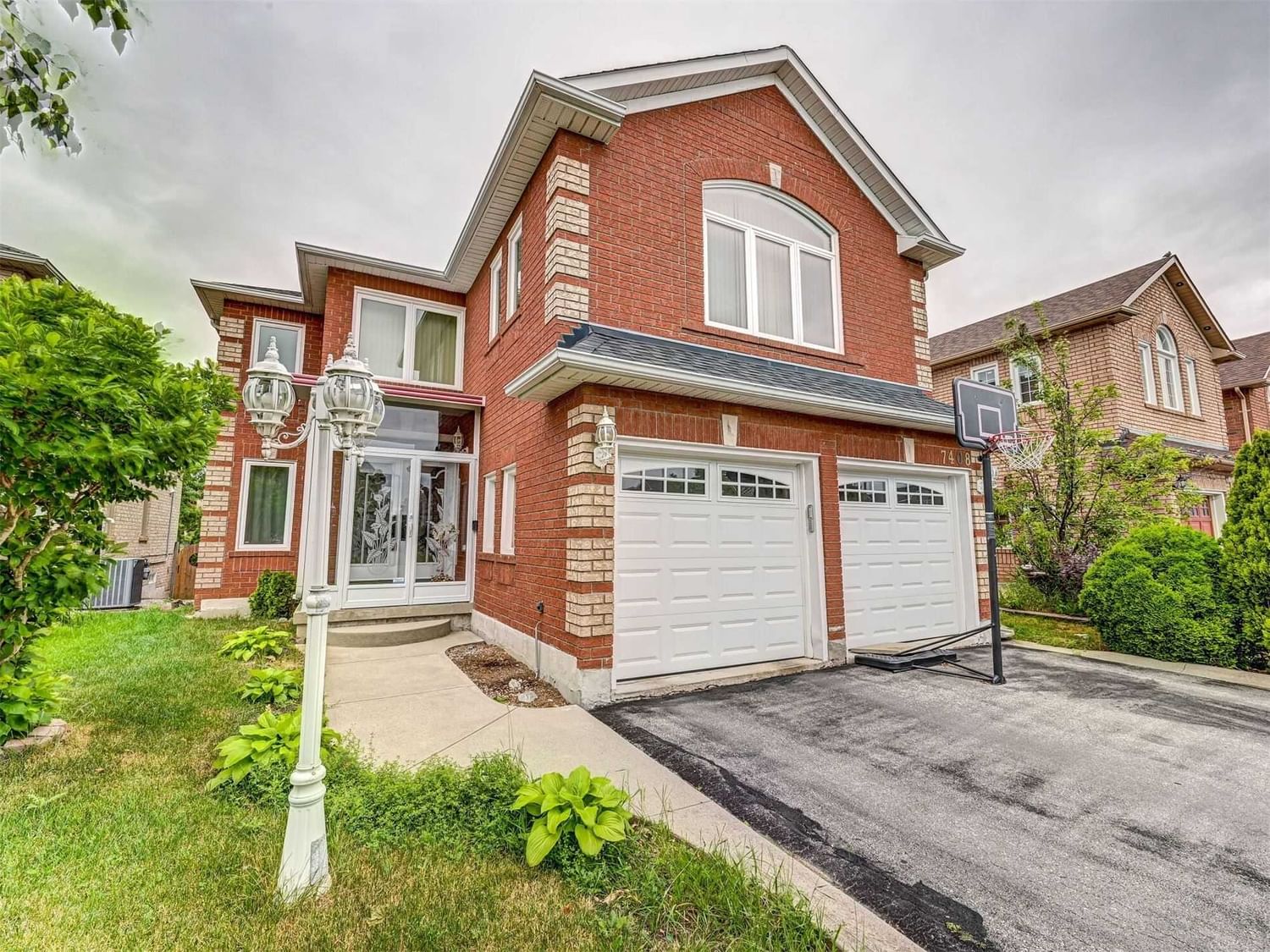 Detached House sold at 7408 Black Walnut Trail, Mississauga, Lisgar, L5N 8A4 - MLS: W5686408