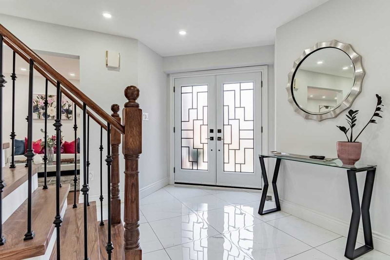 3596 Nutcracker Dr, Mississauga, L5N6G1 | Image 3