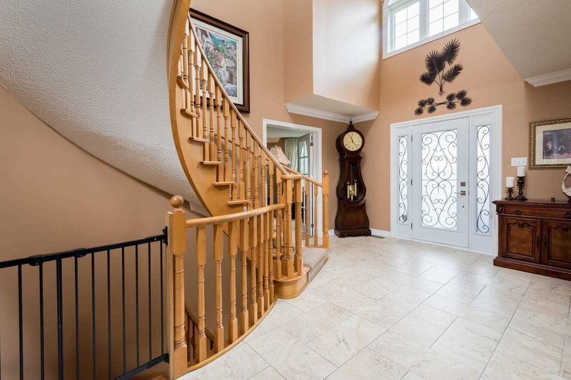 29 Hamilton Cres, Halton Hills, L7G5K9 | Image 3