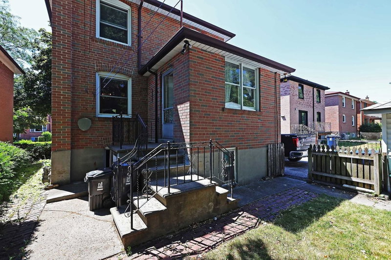 120 Edinborough Crt, Toronto, M6N 2E8 | Image 2