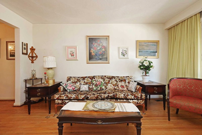 120 Edinborough Crt, Toronto, M6N 2E8 | Image 3